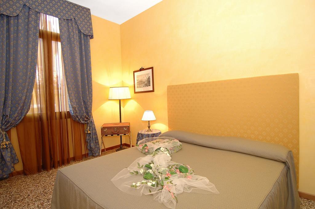 Odoni Apartahotel *
