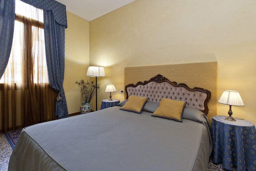 Odoni Apartahotel